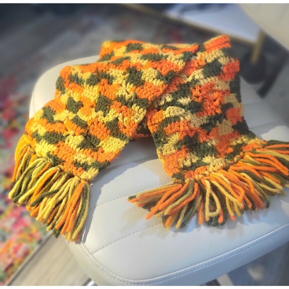 Vintage Retro 70s Handcrafted Chunky Crochet Green Orange Yellow Cozy Boho Scarf - Picture 3 of 7